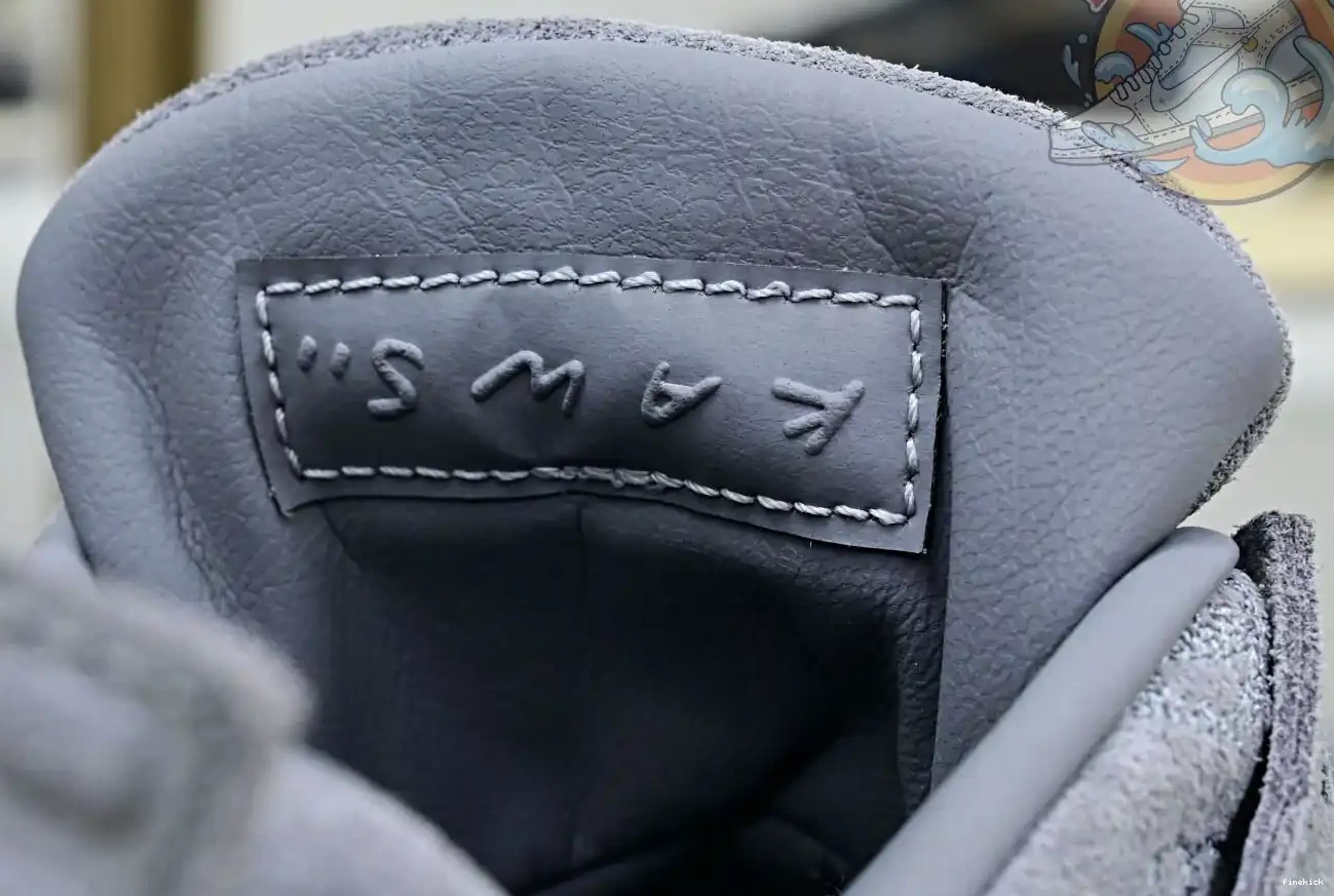 Jordan Jordan 4 retro Air kaws 0527